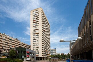 Plus de détails pour Multi-résidentiel à vendre