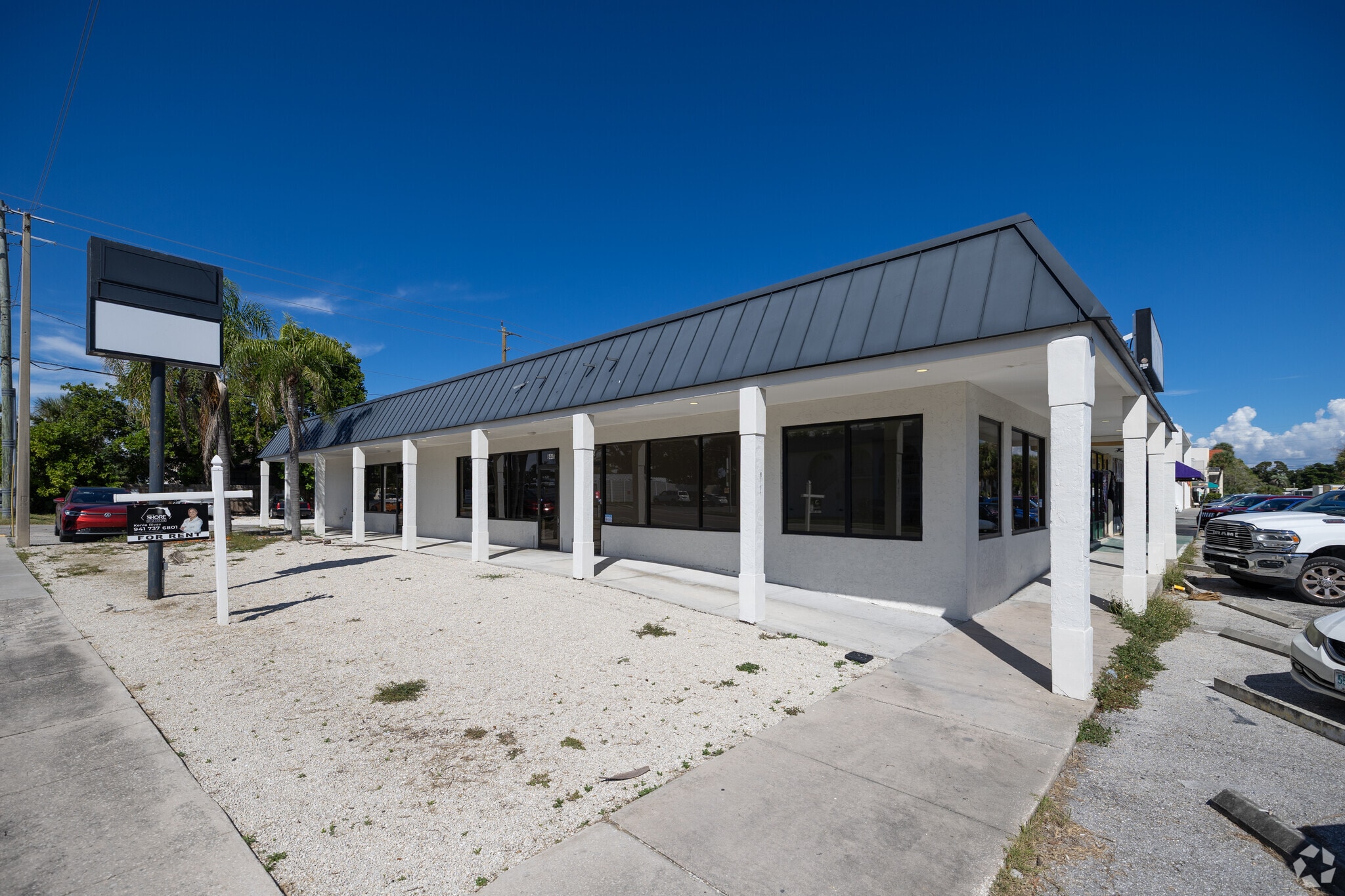 6435 Gateway Ave, Sarasota, FL for lease Primary Photo- Image 1 of 2