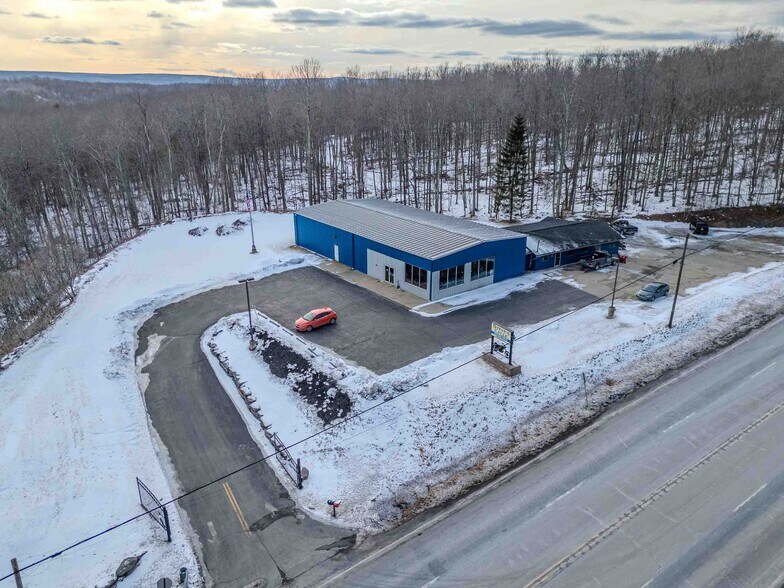 233 Scranton Pocono Hwy, Moscow, PA à vendre - Photo du bâtiment - Image 3 de 20