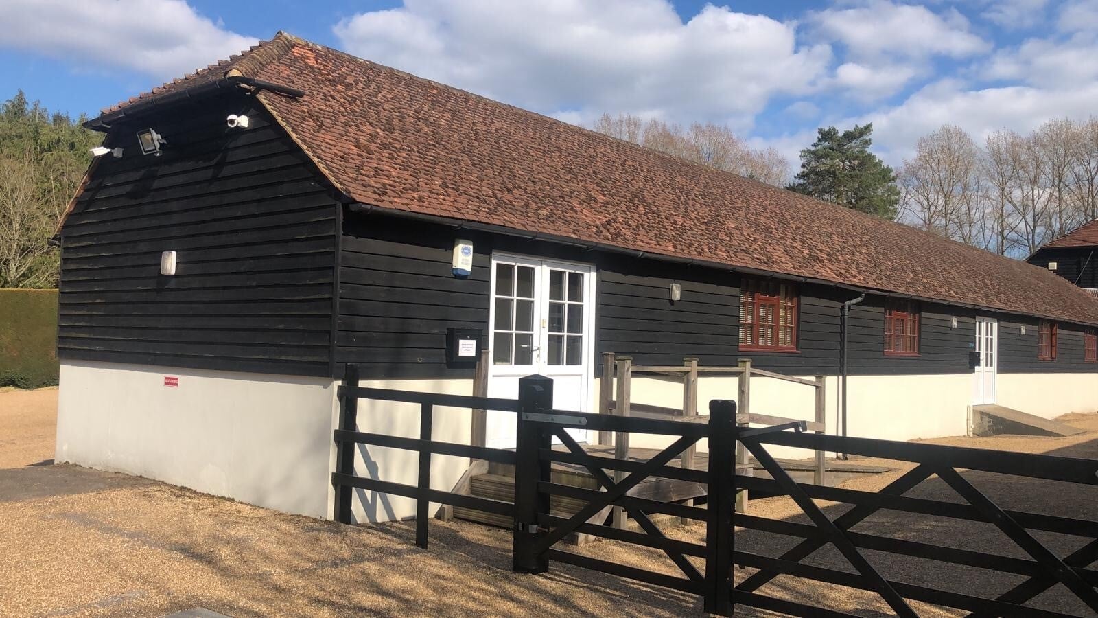 Sandhawes Hl, East Grinstead à louer Photo du bâtiment- Image 1 de 2