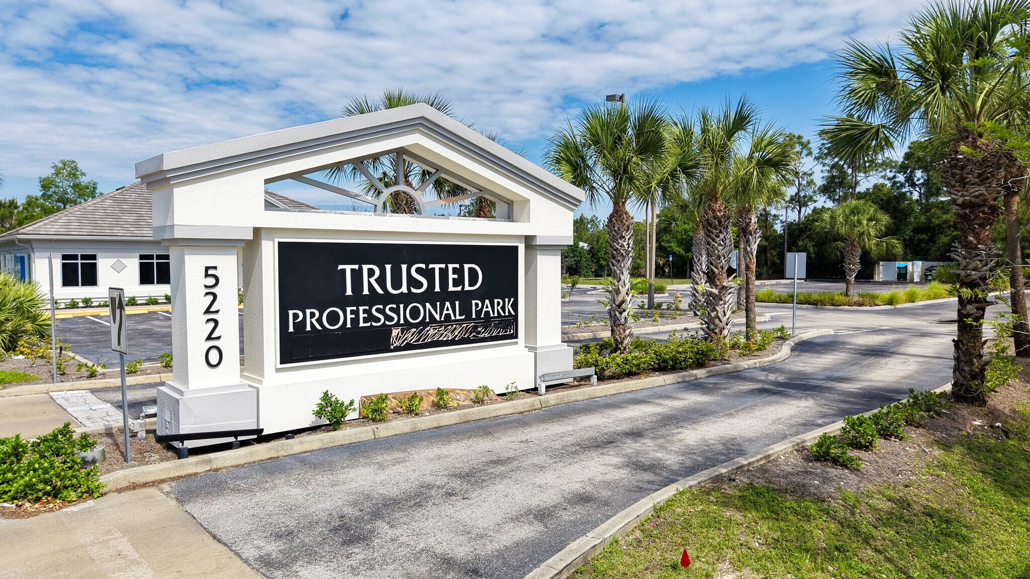 5220 Lee Blvd, Lehigh Acres, FL à louer Autre- Image 1 de 8