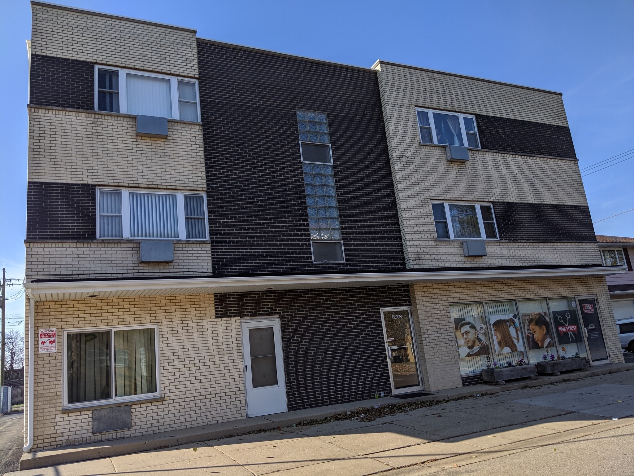 2052 Western Ave, Waukegan, IL for lease Primary Photo- Image 1 of 12