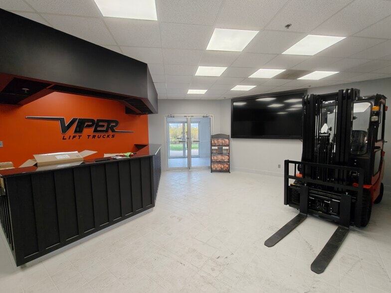 4610 Prime Pky, Mchenry, IL for lease - Building Photo - Image 3 of 10