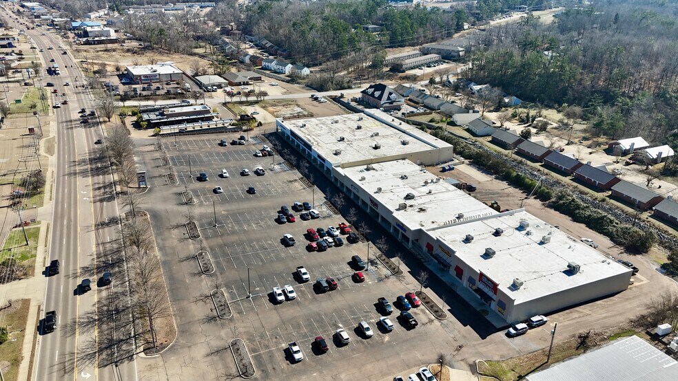 2128-2150 Jackson Ave W, Oxford, MS à louer - Photo du bâtiment - Image 2 de 10