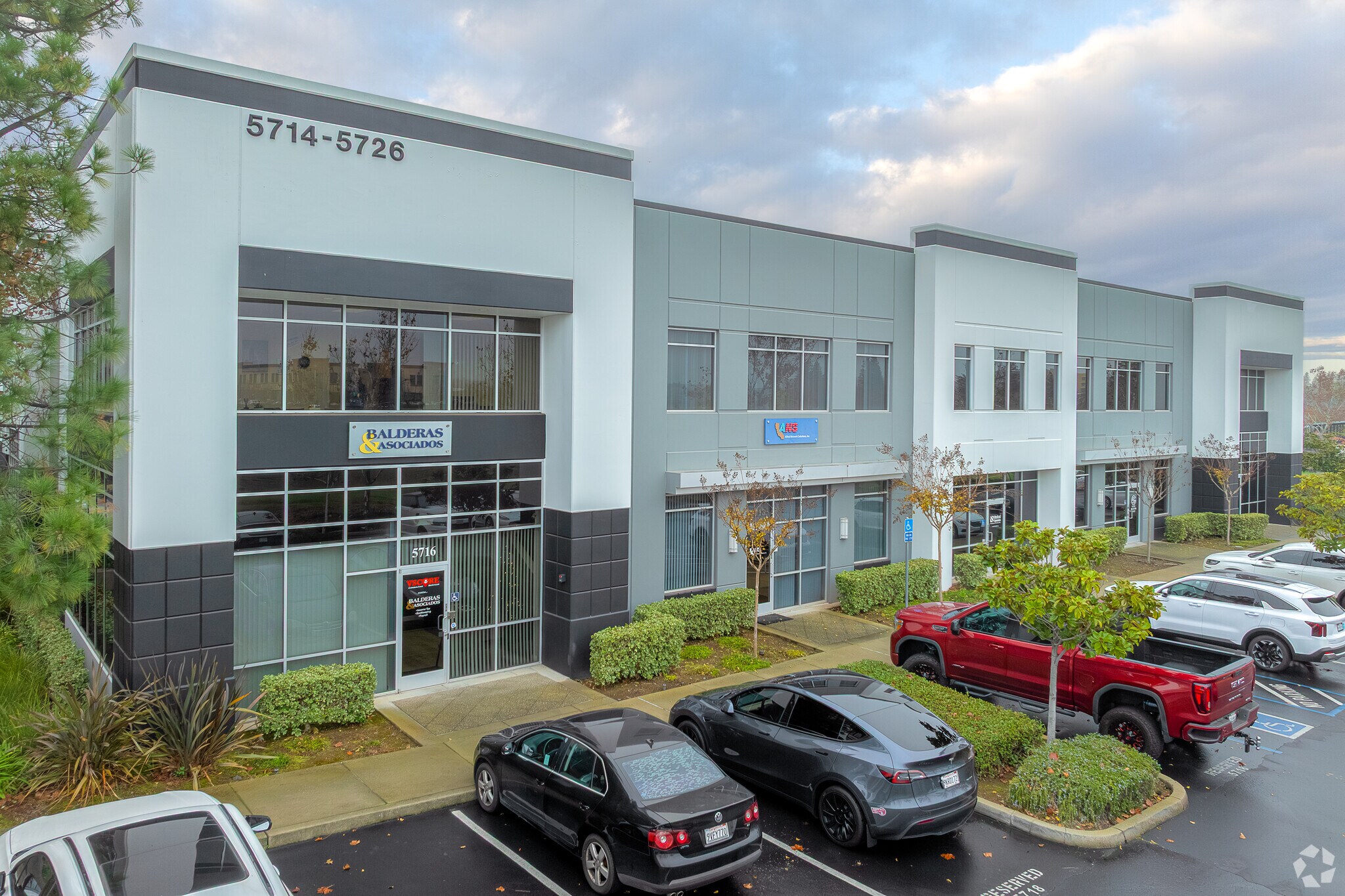 5714-5728 Lonetree Blvd, Rocklin, CA for lease Primary Photo- Image 1 of 13