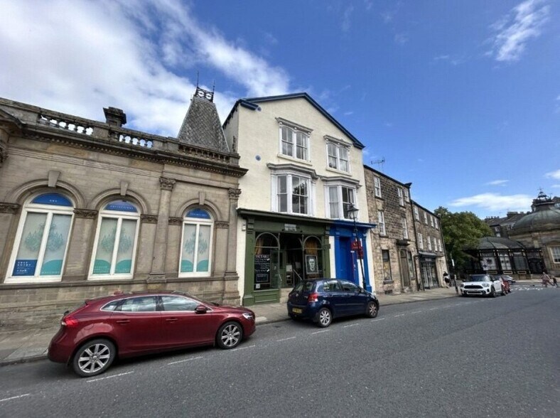 33 Swan Rd, Harrogate à louer - Photo du bâtiment - Image 2 de 2