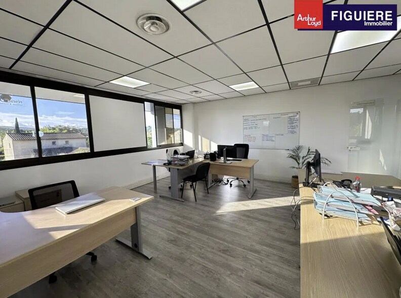 Office in Aix-en-Provence for lease - Interior Photo - Image 2 of 3