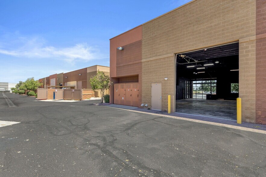 7318 S 89th Pl, Mesa, AZ à vendre - Photo du bâtiment - Image 3 de 3
