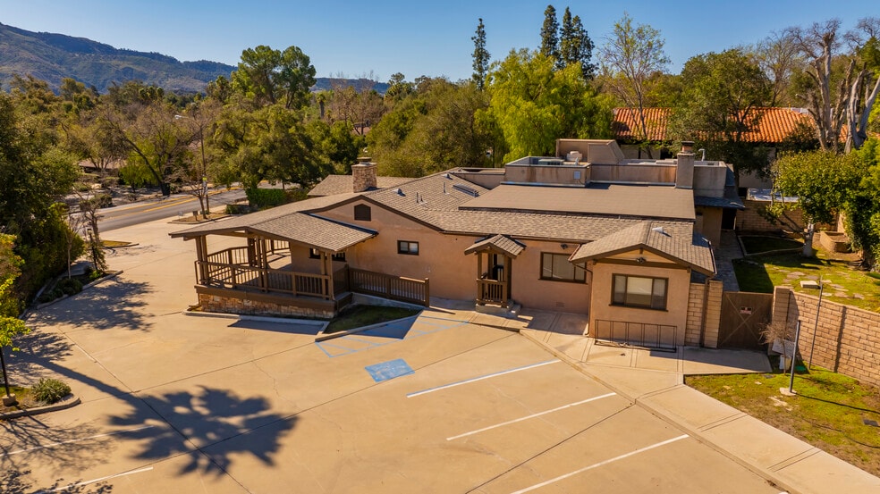 502 W Ojai Ave, Ojai, CA à vendre - Photo du bâtiment - Image 3 de 10