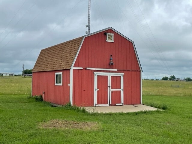 2201 County Road 460, Coupland, TX à vendre - Photo du bâtiment - Image 3 de 4