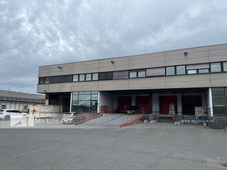 Industriel dans Gennevilliers à louer - Photo du bâtiment - Image 1 de 6