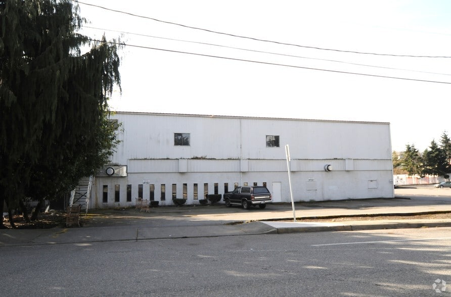 1207 N 152nd St, Shoreline, WA for lease - Building Photo - Image 3 of 17