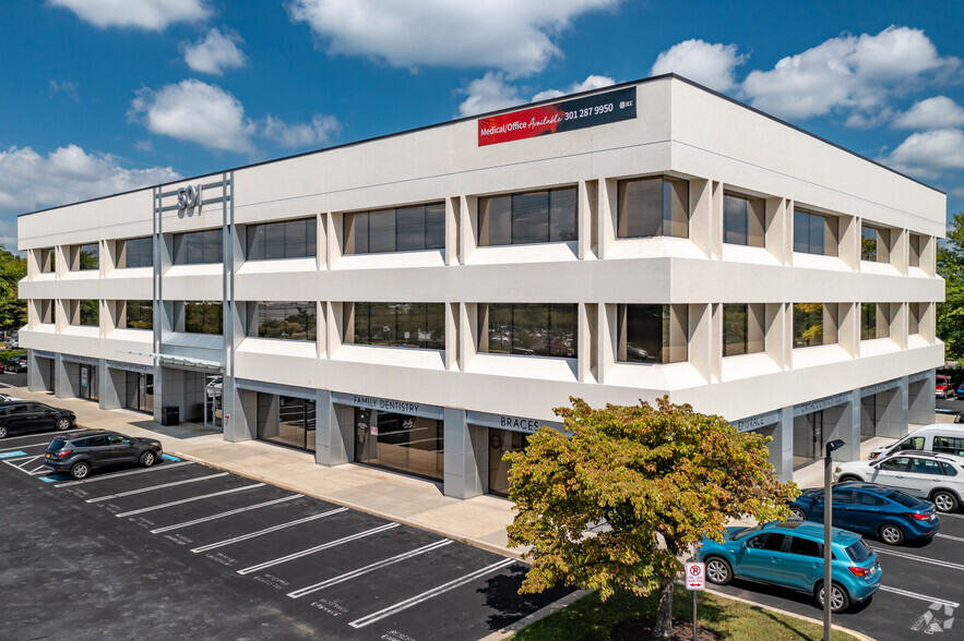 501 N Frederick Ave, Gaithersburg, MD for lease - Primary Photo - Image 1 of 32