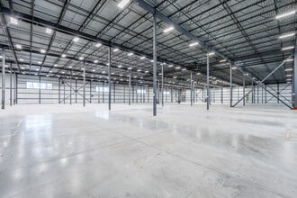 17550 Rte Transcanadienne, Montréal, QC for lease Building Photo- Image 1 of 2