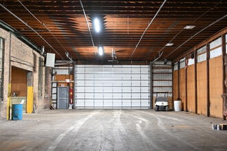 202 Spaulding St, Dowagiac, MI for lease Interior Photo- Image 1 of 3