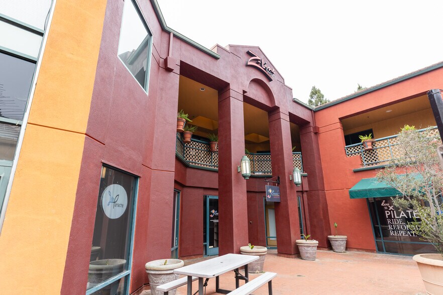 2410 San Ramon Valley Blvd, San Ramon, CA à louer - Photo du bâtiment - Image 3 de 8