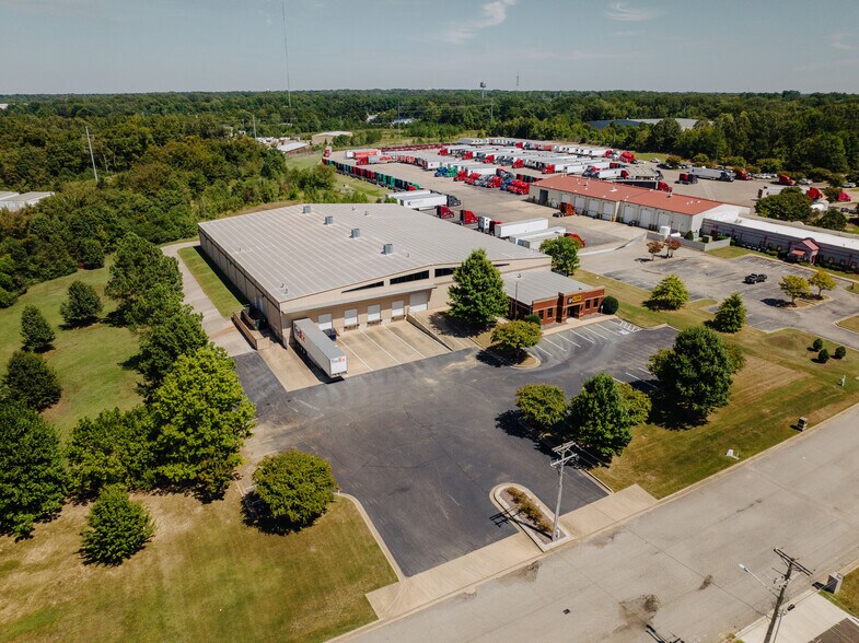 8472 Industrial Dr, Olive Branch, MS à vendre - Photo du bâtiment - Image 1 de 9