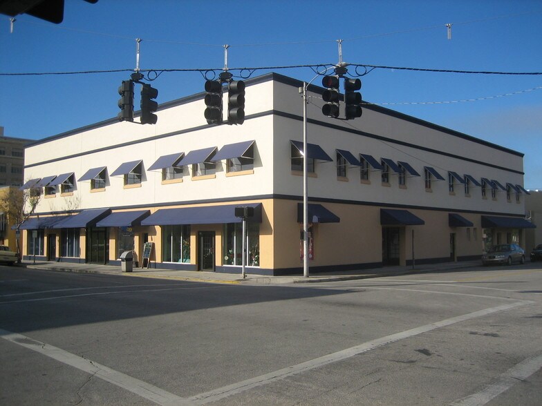 65 3rd St NW, Winter Haven, FL à louer - Photo du bâtiment - Image 1 de 7