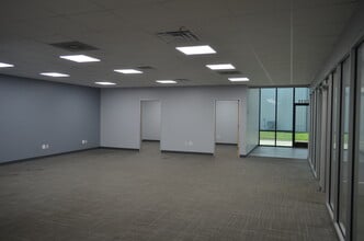 8024 Red Cedar Cir, Humble, TX for lease Interior Photo- Image 1 of 4