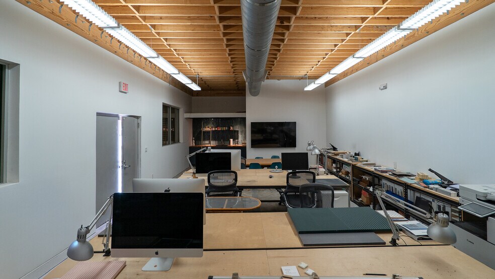 6001 NW 7th Ave, Miami, FL à louer - Photo du bâtiment - Image 3 de 5