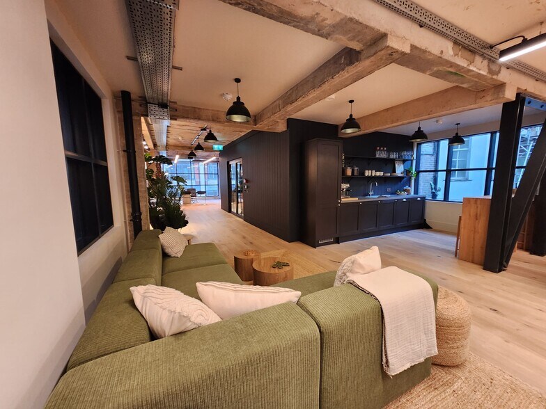 16 Mortimer St, Londres à louer - Photo du bâtiment - Image 3 de 19