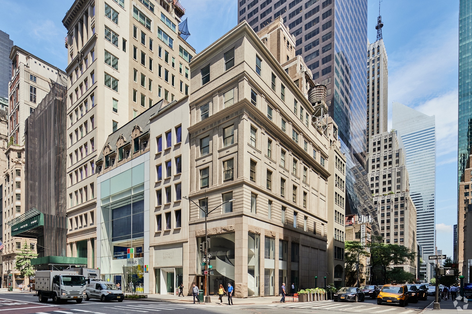 673 Fifth Ave, New York, NY à louer Photo du bâtiment- Image 1 de 6