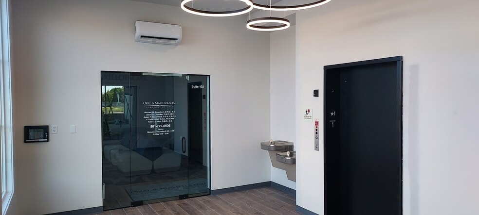 2084 N 2000 W, Clinton, UT à louer - Hall d’entrée - Image 2 de 4