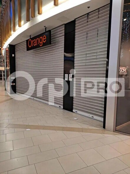 Commerce de détail dans Reims à louer - Photo intérieure - Image 2 de 2