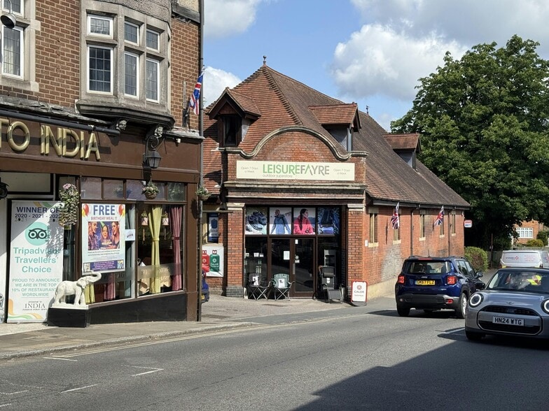 7-21 Romsey Rd, Lyndhurst for sale - Building Photo - Image 3 of 12