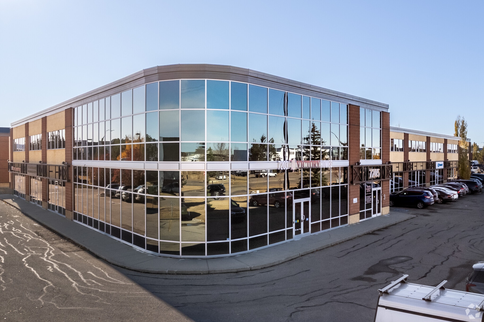 7203-7221 Roper Rd NW, Edmonton, AB for sale Primary Photo- Image 1 of 10