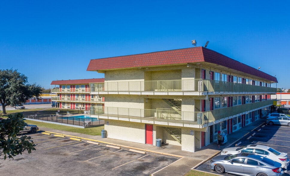 9638 Plainfield St, Houston, TX for sale - Primary Photo - Image 1 of 20