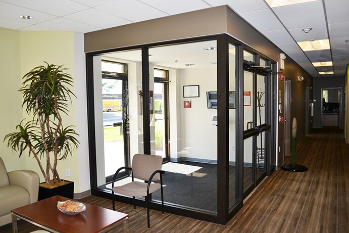 2 College Park Dr, Hooksett, NH à louer - Hall d’entrée - Image 3 de 13