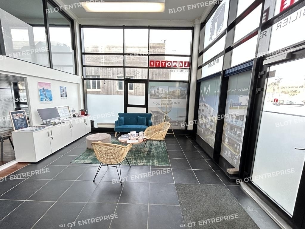 Office in Brest for lease Lobby- Image 1 of 8