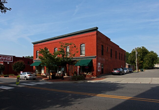 More details for 23-27 Main St, Belmont, NC - Retail for Lease