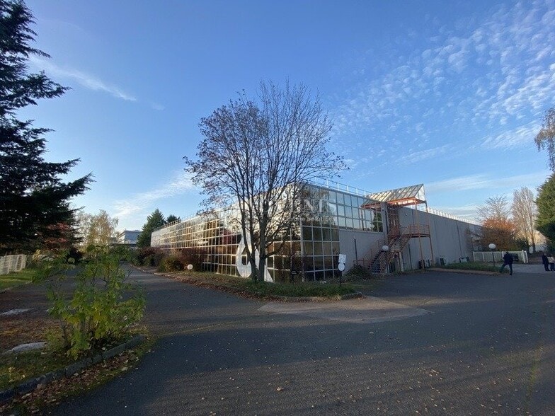 1 Avenue Johannes Gutenberg, Maurepas for sale - Building Photo - Image 1 of 9