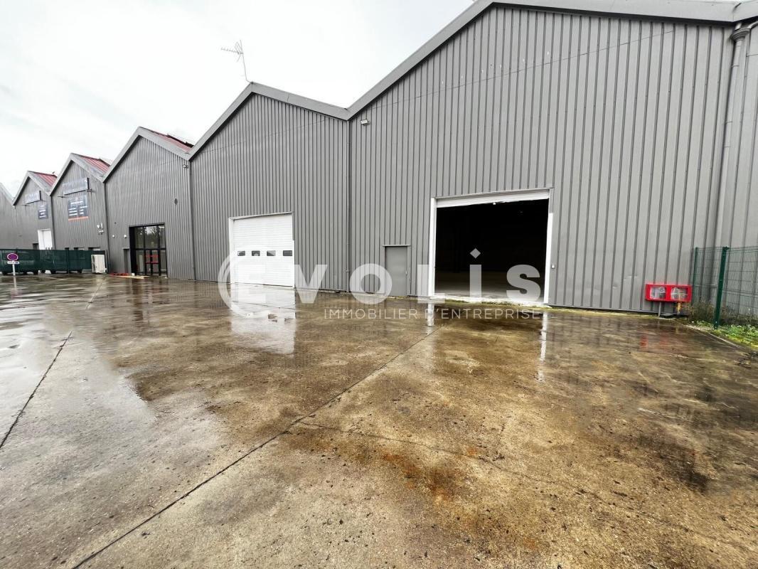 Flex in Corbeil-Essonnes for lease Building Photo- Image 1 of 12