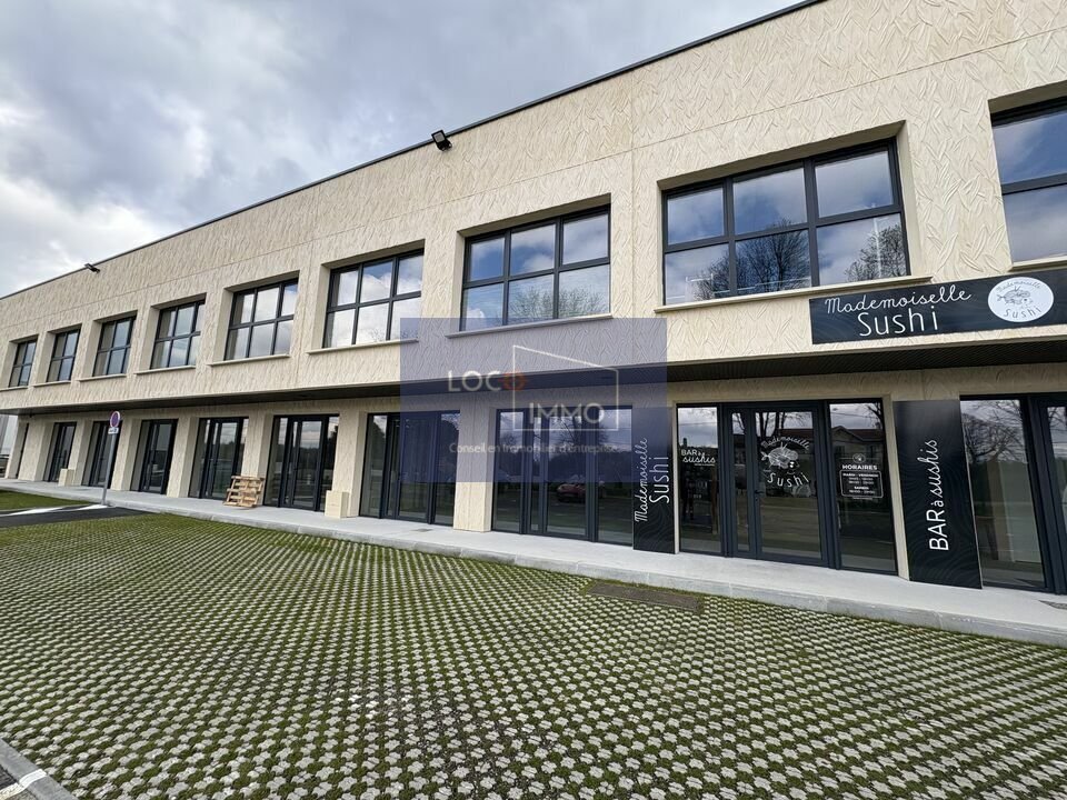 Retail in Pompignac for sale Building Photo- Image 1 of 8