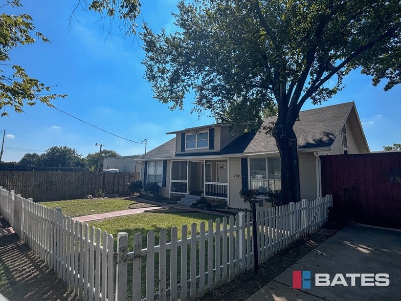 7712 Ronnie Dr, Dallas, TX for sale - Building Photo - Image 3 of 12