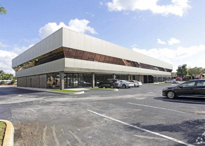 1100 S Federal Hwy, Deerfield Beach, FL à louer - Photo du bâtiment - Image 3 de 45