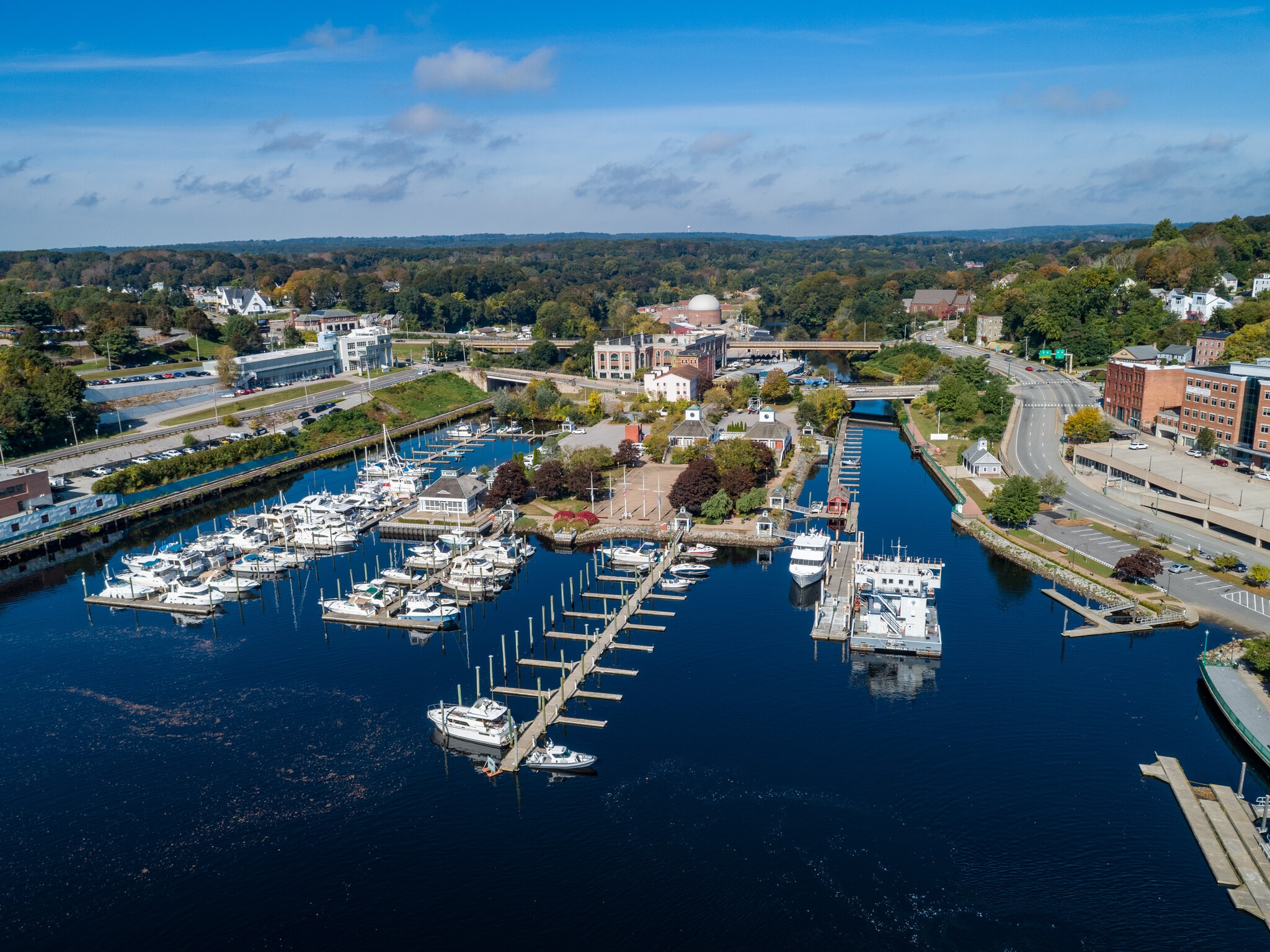 150 Chelsea Harbor Dr, Norwich, CT à louer Photo principale- Image 1 de 15