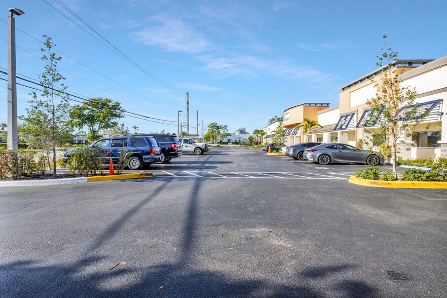 1901-1949 NW 2nd Ave, Boca Raton, FL for lease - Building Photo - Image 3 of 8