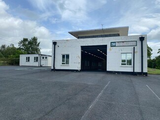 Plus de détails pour Oak Dr, Hartlebury - Industriel à louer