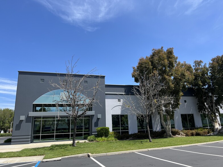 40971-40983 Encyclopedia Cir, Fremont, CA for lease - Building Photo - Image 2 of 9