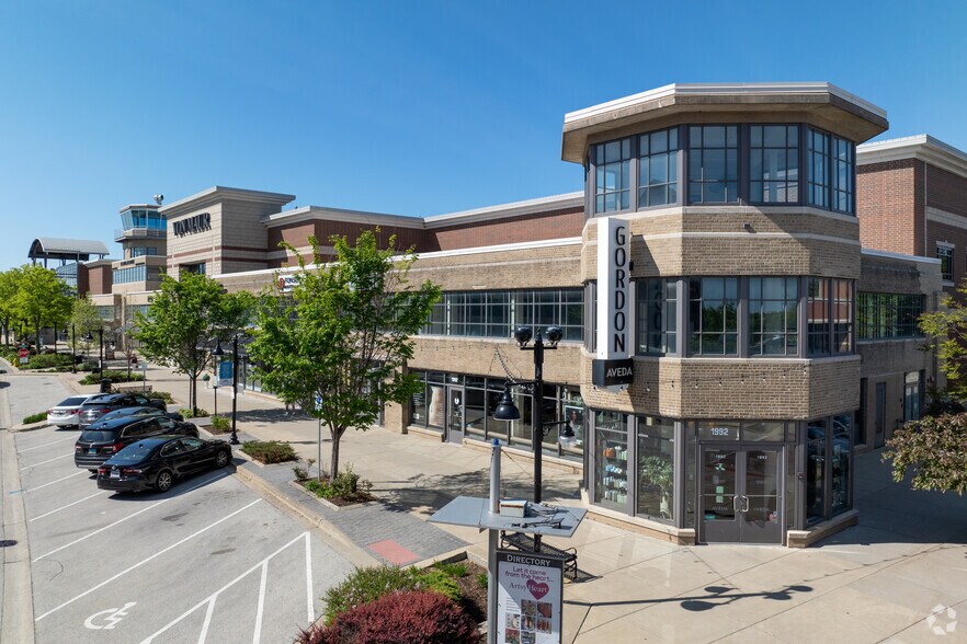1800-2090 Tower Dr, Glenview, IL à vendre - Photo du bâtiment - Image 3 de 9