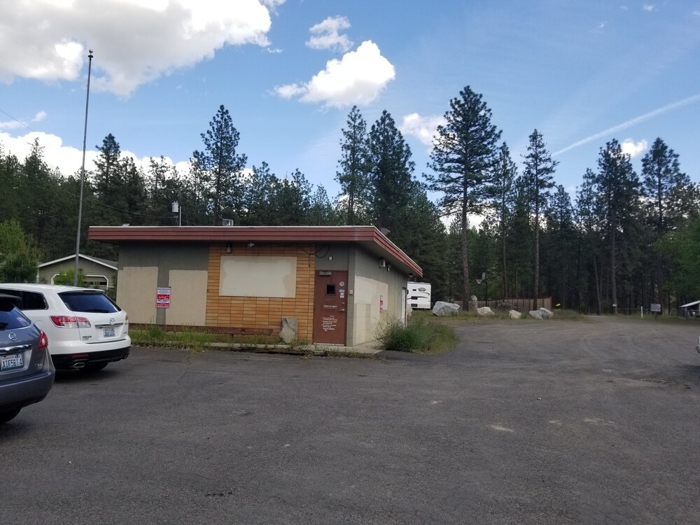 12604 N Nine Mile Rd, Nine Mile Falls, WA for lease Interior Photo- Image 1 of 1