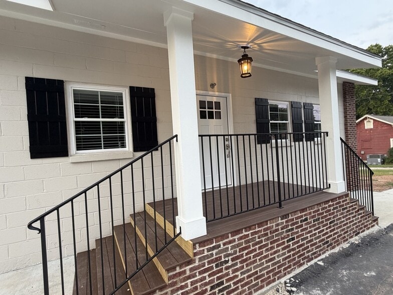 116 Columbus Pky, Opelika, AL for lease - Building Photo - Image 2 of 7