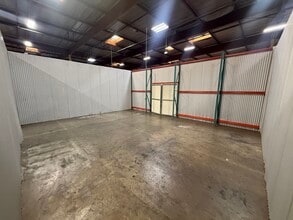 5625 E Firestone Blvd, South Gate, CA à louer Photo intérieure- Image 1 de 2