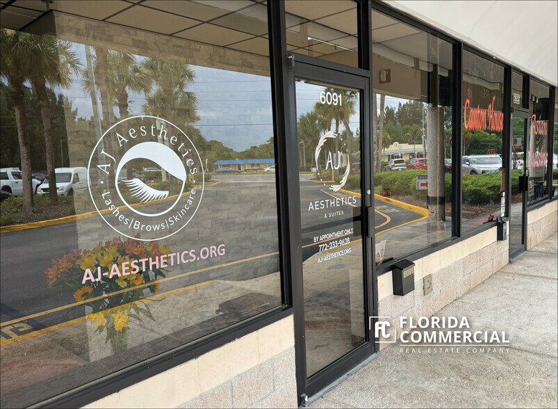 6027-6127 SE Federal Hwy, Stuart, FL for lease - Building Photo - Image 3 of 13