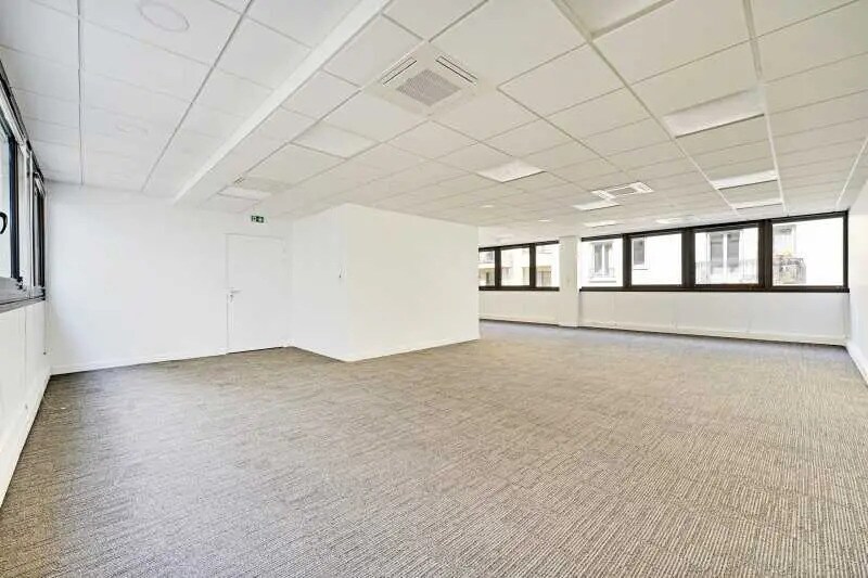 Office in Levallois-Perret for lease - Interior Photo - Image 3 of 16