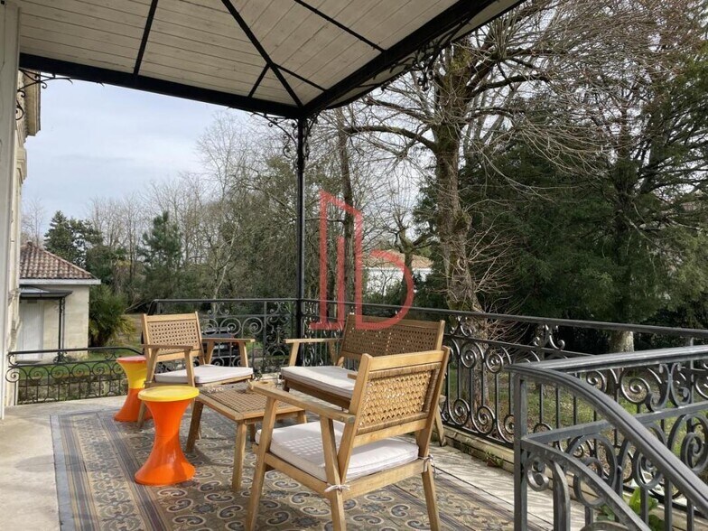 Bureau dans Bègles à louer - Photo du bâtiment - Image 2 de 5